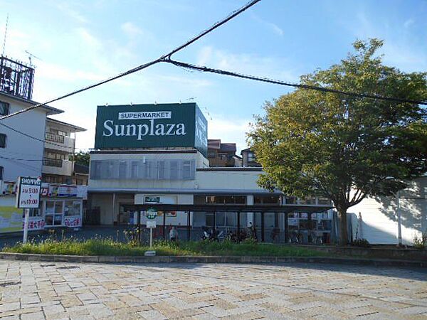 サンプラザ太子店 徒歩21分。 1670m