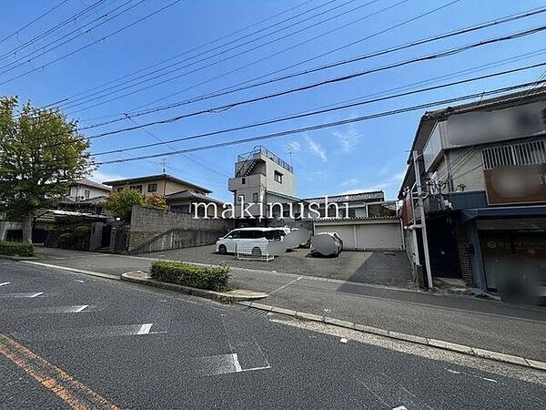 業務スーパー富田林廿山店まで約600ｍ♪日々のお買い物もラクラク♪