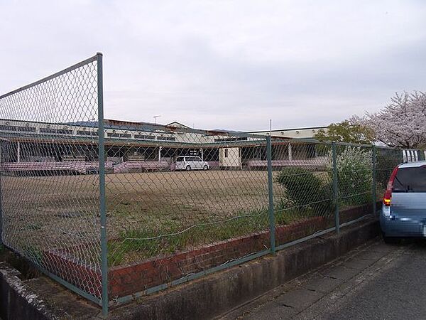 橋本市立紀見幼稚園 徒歩13分。 1010m