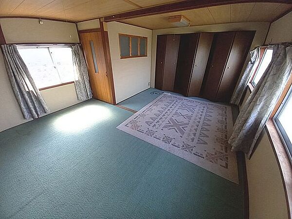 2階和室　6帖・3帖