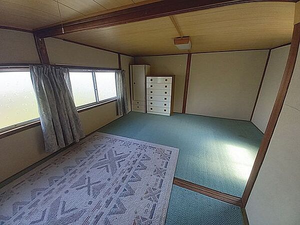2階和室　6帖・3帖