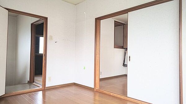 ■3階洋室　6帖■心地良い風を感じられる2面採光！風通しがよく効果的に空気の入れ替えができます。■