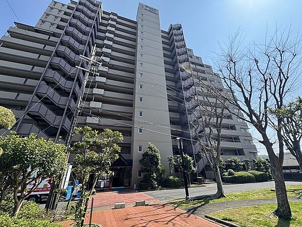 ■間取図■15階建て11階部分■角部屋■ルーフバルコニー付き■令和4年3月リフォーム履歴有り■室内丁寧にお使いです■北東・南東・北西向きの3面バルコニー■陽当り・通風良好■