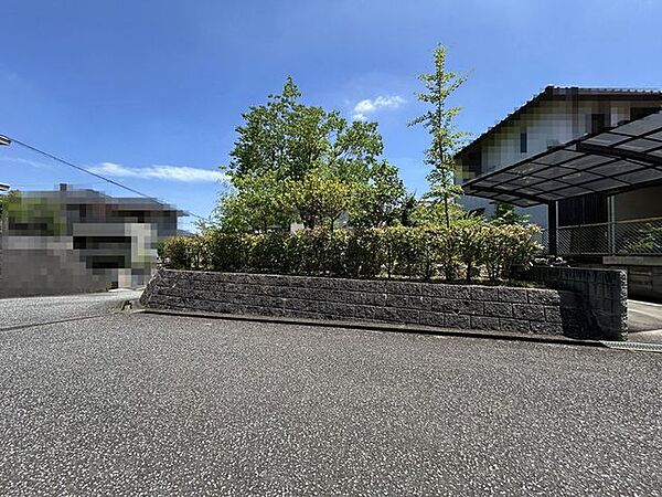 ■現地土地写真■土地52．43坪■更地■北西・南西の角地■建築条件無し■お好きなハウスメーカーや工務店で建築可能です■