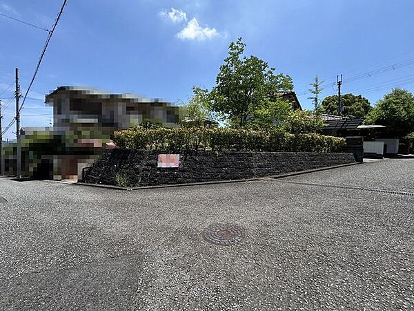 ■現地土地写真■土地52．43坪■更地■北西・南西の角地■建築条件無し■お好きなハウスメーカーや工務店で建築可能です■