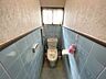 トイレ：■温水洗浄機能付きトイレ■窓付きのトイレスペース。陽射し差し込む明るい空間となっております。また、換気環境も良好です。■