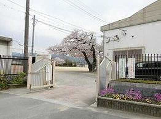 河内長野市立三日市小学校 徒歩24分。 1920m
