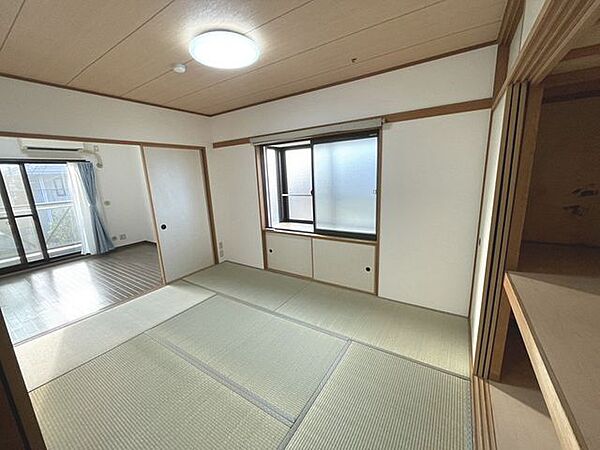■和室6帖■寛ぐにも最適な和室。お子様のお昼寝スペースにもなりそうです。■
