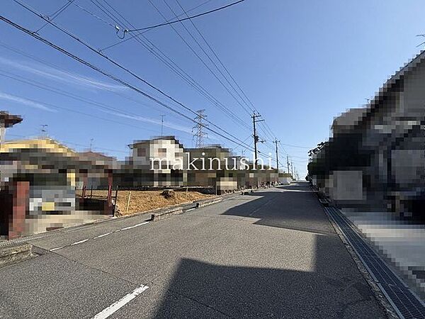 ■前面道路を含む現地写真■南東側接道■前面道路幅員約8．2ｍ■