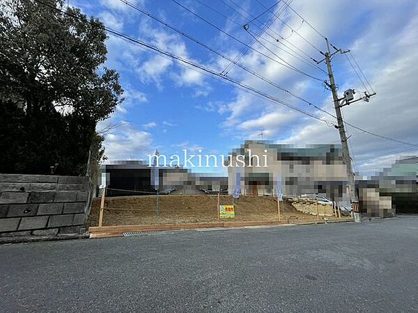 ■現地土地写真■土地82．60坪■南向き接道■建築条件無し■更地■お好きなハウスメーカーや工務店で建築して頂けます■