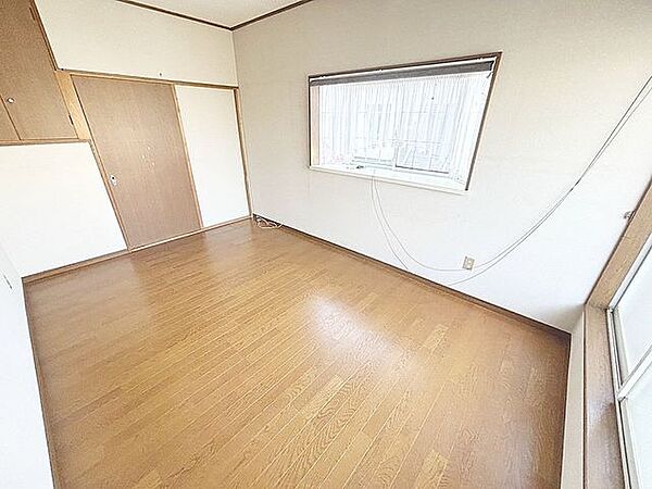 2階洋室6帖