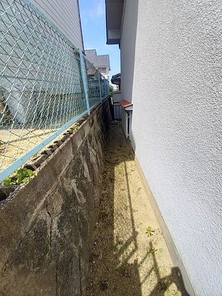 現地土地写真■土地64．05坪■北東・南西角地■建築条件無し