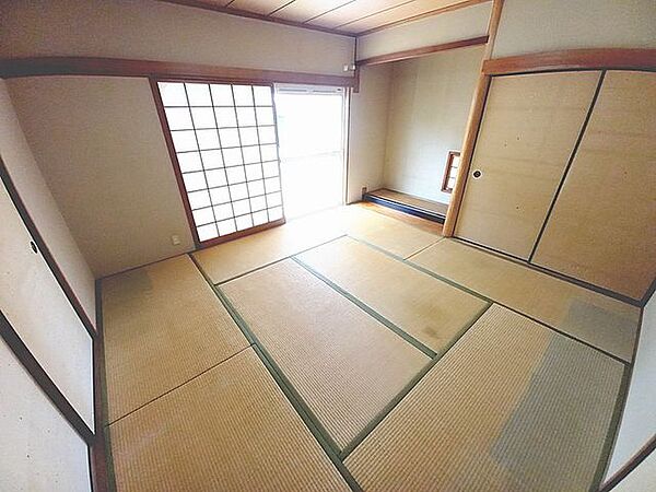 1階和室8帖■来客があった際は、他のお部屋を通らずに玄関から直接案内が出来る動線となっています。■