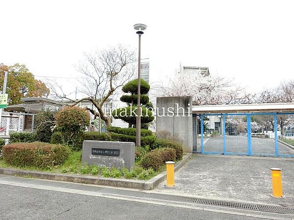 河内長野市立川上小学校 徒歩2分。 120m