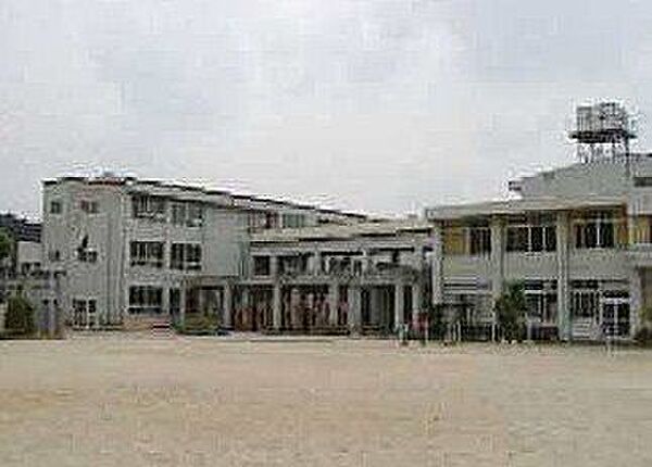 河内長野市立石仏小学校 徒歩16分。 1270m