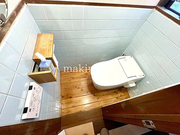■温水洗浄機能付きトイレ■快適な温水洗浄便座付きのトイレです。■