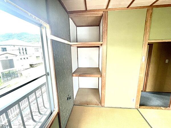 ■2階和室収納■2階の各居室に収納スペースを確保されており、散らかりがちな小物など、片付けておけます。■