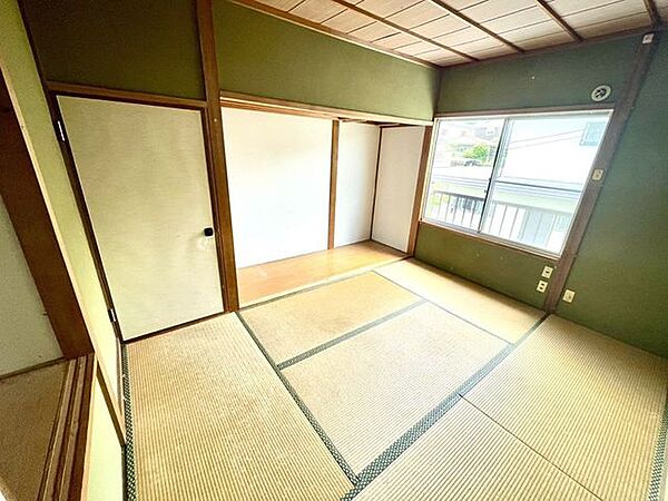 ■2階和室6帖■ご夫婦の寝室にもお使いいただける和室。和室ならではのほっと一息つける空間。■