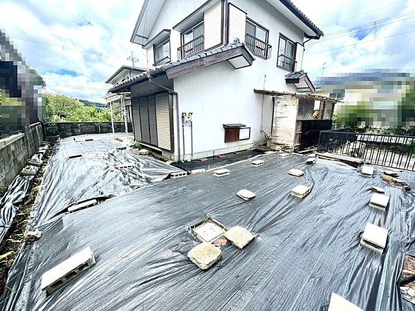 ■庭■日当たりの良い広いお庭があります。ガーデニングや家庭菜園、大事なペットと遊べる広さがあります。■