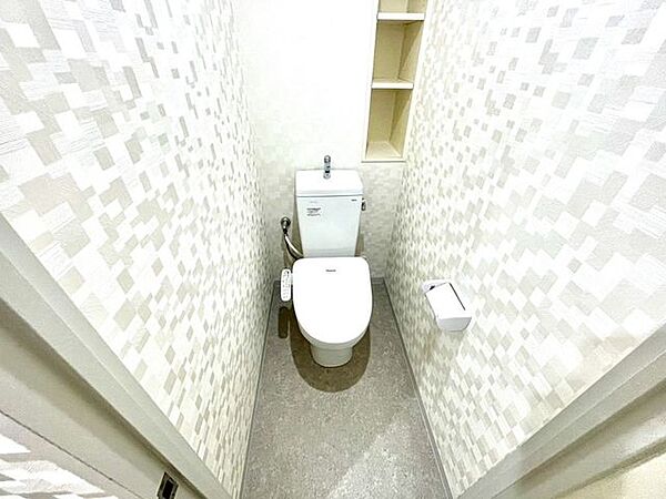 ■温水洗浄機能付きトイレ■快適な温水洗浄便座付きのトイレです。■令和7年12月トイレ新調■