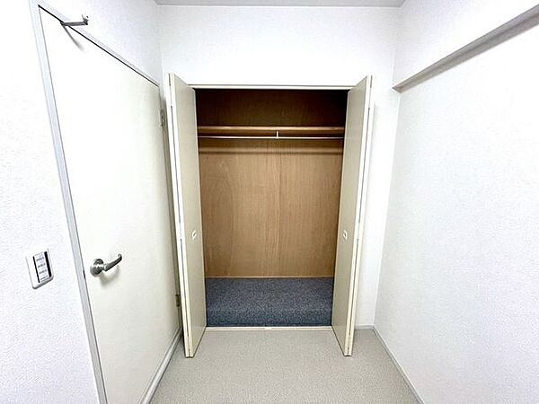 ■洋室収納■全居室に収納を完備しておりますので、いつでもお部屋をすっきりとお使い頂けそうです。■