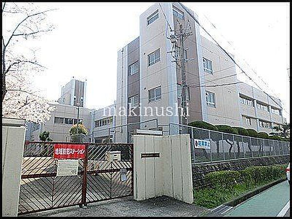 大阪狭山市立南第二小学校 徒歩5分。 350m