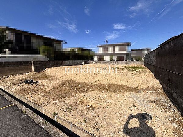 ■現地土地写真■土地58．12坪■更地■建築条件無し■高低差僅か■前面道路幅員約8ｍ■