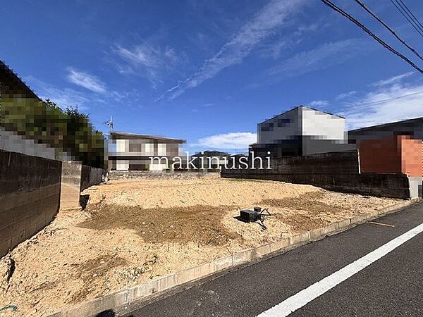 ■現地土地写真■土地58．12坪■更地■建築条件無し■高低差僅か■前面道路幅員約8ｍ■