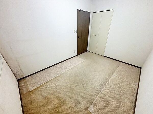 ■洋室5．6帖■お子様のお部屋や在宅ワーク用のお部屋など、さまざまな使い方が出来る洋室■