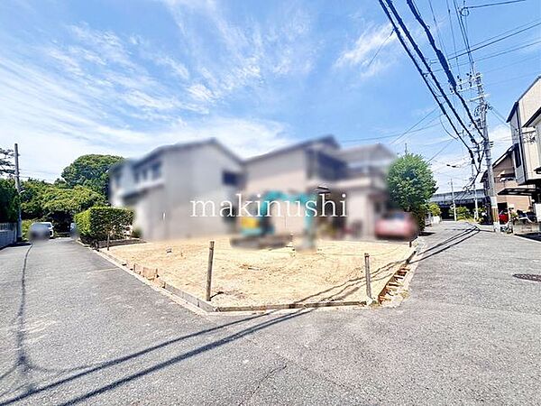 ■現地土地写真■土地約32.22坪■更地■建築条件無し■高低差無し■前面道路幅員東側：約5ｍ■前面道路幅員南側：約4ｍ