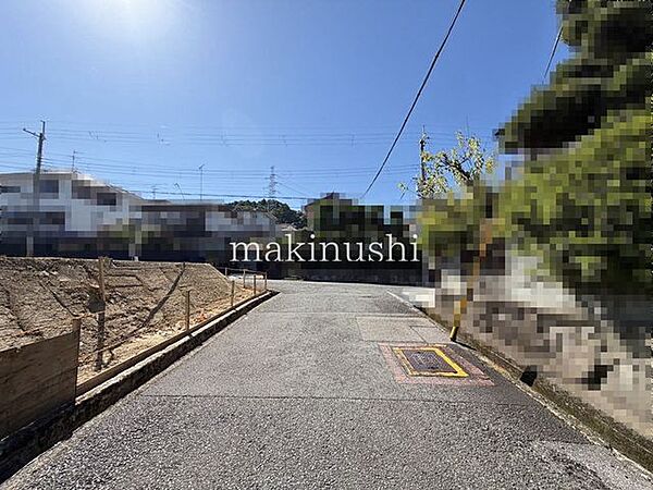 ■北側前面道路を含む現地写真■