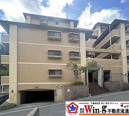 平成4年6月建築の7階建て、防犯カメラ付きのマンションです♪バイク置場・駐輪場使用料無料です!神戸電鉄有馬線 長田駅 バス24分・萩乃町バス停 徒歩4分の交通アクセスです♪
