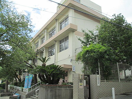 市立長田小学校 約800m