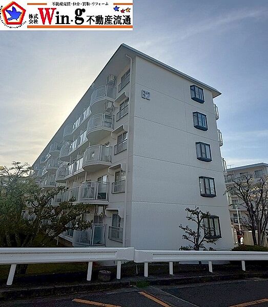 昭和55年8月建築の５階建て公団住宅です！市営地下鉄妙法寺駅　徒歩10分で、近隣に小学校・ドラッグストア２件・スーパー・公園・コンビニ・病院などがあり、生活便利な立地です♪