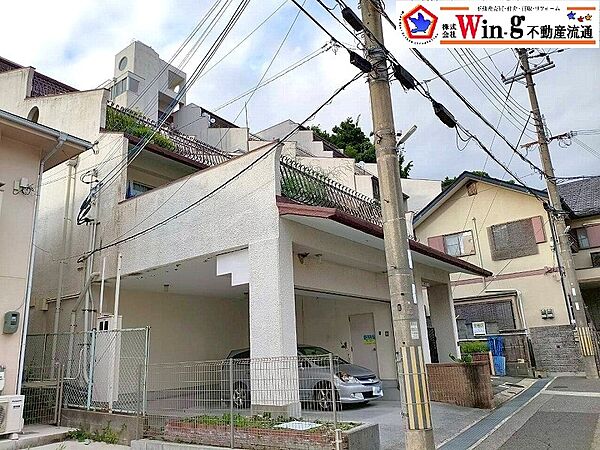 昭和49年10月建築で、エレベーター有の地下１階付７階建てです！神戸電鉄有馬線鈴蘭台駅　徒歩６分で、駅周辺に商業施設・郵便局・幼稚園・保育園・区役所・クリニック・飲食店などがある生活便利な立地です♪