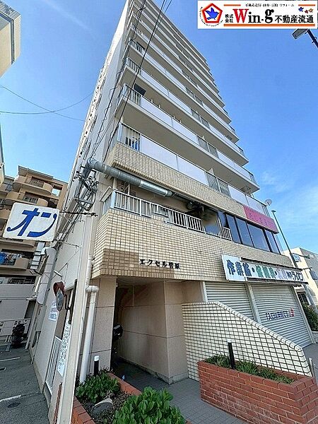昭和60年3月建築で、エレベーター有の11階建てマンションです！近隣にコンビニ・スーパー・金融機関・郵便局・ドラッグストア・教育施設・公園などがあり生活便利です！