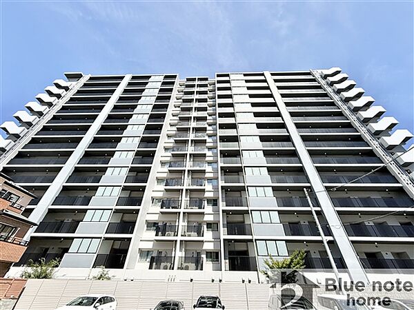 北東角部屋の10階部分３LDK！子育てや仕事で忙しい毎日にも嬉しい効率的な家事動線が魅力。短い廊下で空間を有効活用し食洗機や浴室乾燥機も備えています。お気軽にお問い合わせください！
