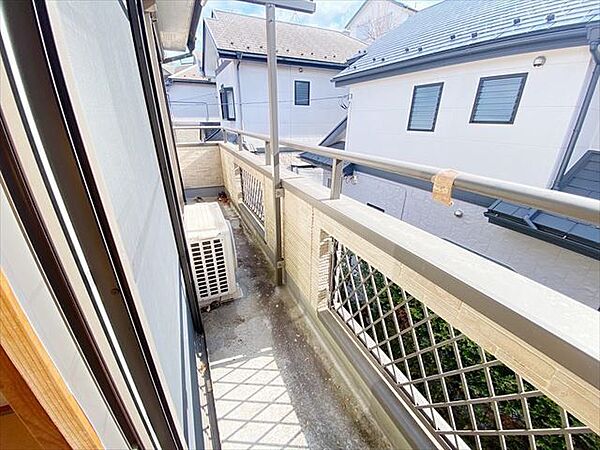 バルコニー：日当たりの良いバルコニー♪洗濯もはかどり、毎日お布団もふっかふか♪