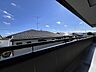 バルコニー：バルコニー：南向きのバルコニーです。天気がいい日はお洗濯もカラっと乾きそうですね。