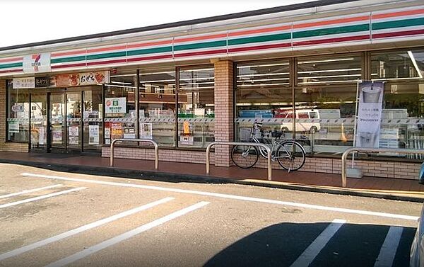 セブンイレブン　八王子富士森公園北店スローガンは「近くて便利」。地域の人へのサービスを重視し、配達サービスにも力を入れている。（電子マネー利用可　ＡＴＭあり　ネット通販あり）nanacoポイントサ…