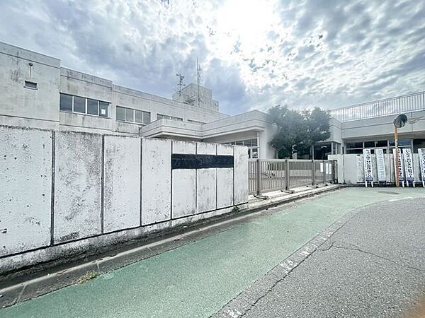 座間市立中原小学校学校教育目標自ら学び、 心豊かにたくましく生きる子どもの育成【具体目標】めざす子ども像（なかよく・かしこく・はつらつと） 570m