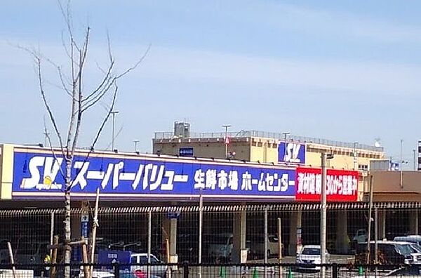 スーパーバリュー 八王子高尾店営業時間/10:00～20:00。駐車場/670台。”食品スーパー”と、食品スーパーとホームセンターを融合した幅広い品揃えを誇る”都市型スーパーセンター”を首都圏にて…