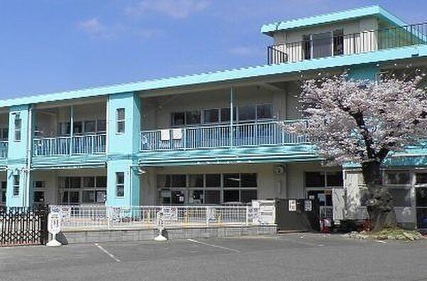 めぐみ第一保育園保育目標/心身ともに調和のとれた対人関係、基本的生活習慣を身に付け、行事や遊び等を通じて知的面を正しく育てる。 850m