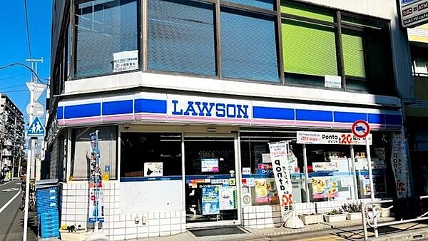 ローソン　西八王子駅前店24時間営業。スローガンは「マチの健康ステーション」、健康や美容に配慮した商品が豊富。(電子マネー利用可　ＡＴＭあり　ネット通販あり）Ponta dポイントサービスあり…