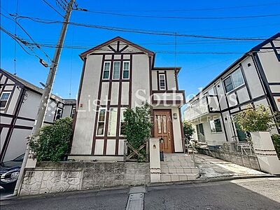 外観:■外観■閑静な住宅地に堂々と佇む家。豊かな居住性と、クオリティが見事に調和した住空間は、住まうことの喜びを感じさせてくれます。※画像は一部イメージ加工を行っており、実際とは異なる場合があります。 外観:■外観■閑静な住宅地に堂々と佇む家。豊かな居住性と、クオリティが見事に調和した住空間は、住まうことの喜びを感じさせてくれます。※画像は一部イメージ加工を行っており、実際とは異なる場合があります。