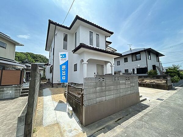 【リフォーム済】玄関はお家の顔となる部分、お客様が最初に目にする場所だからこそ、第一印象が大切ですね。