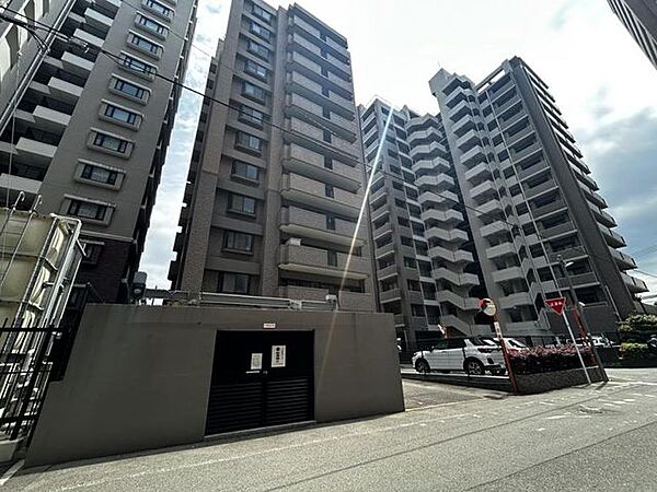 【リフォーム済み】建物裏側外観写真です。