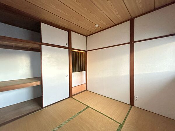 【2015年にリフォーム実施済み】二階別角度写真です。