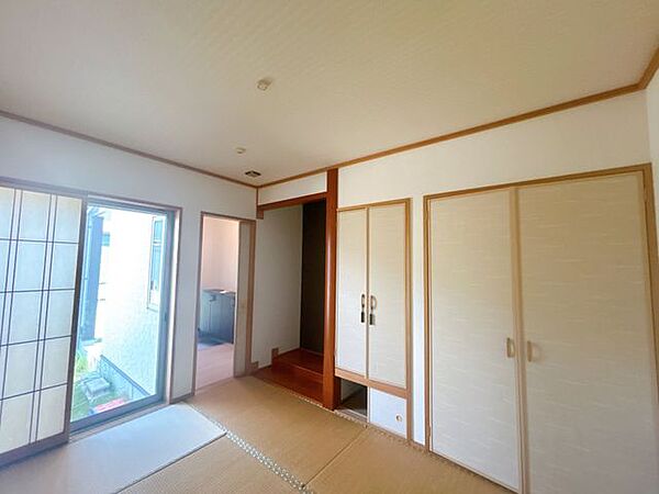 【リフォーム前】1階和室約6帖です。1階に居室があると来客対応もしやすいですね。これからハウスクリーニングを行います。