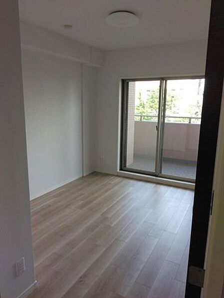 洋室6帖別角度です
